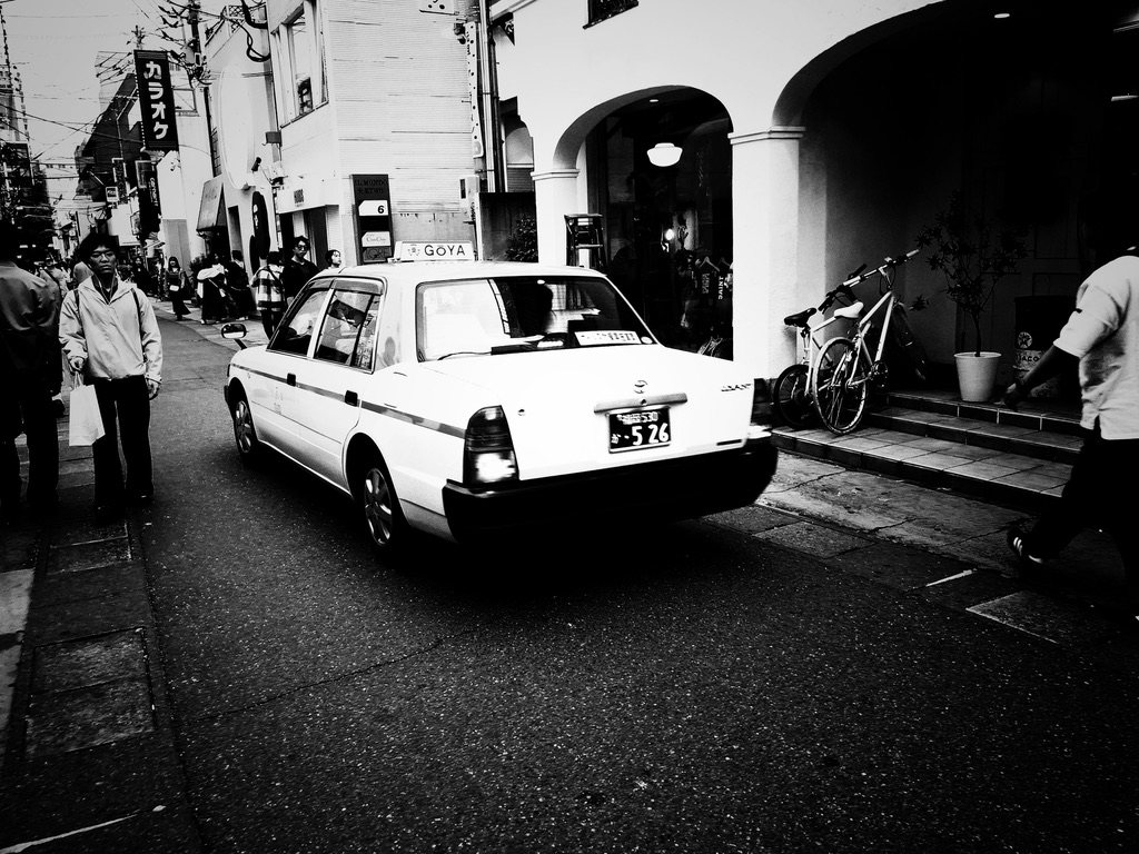 Tokyo Raw — photographie de rue noir et blanc, Tokyo, série 1009